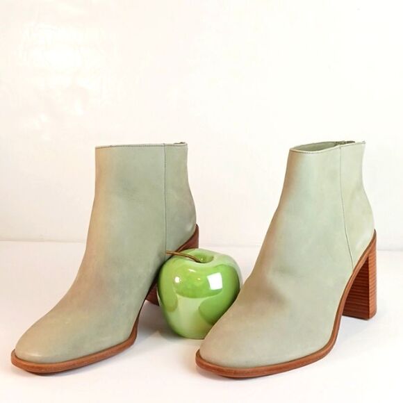 Antonio Melani woman's cammden nubuck leather block heel booties size 9.5 - Picture 8 of 9